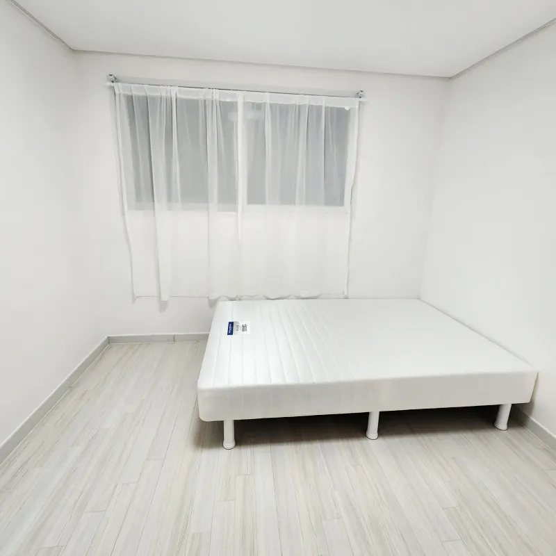 [Gangseo, Seoul] 3rd floor two-room apartment with good lighting and elevator, 7 minutes from Kkachisan Station 3