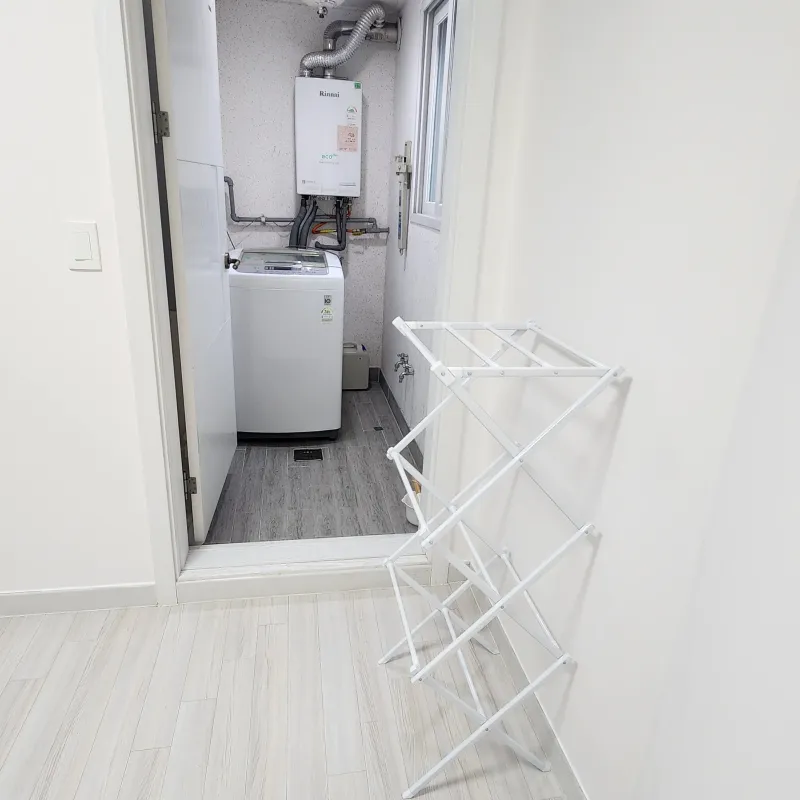 [Gangseo, Seoul] 3rd floor two-room apartment with good lighting and elevator, 7 minutes from Kkachisan Station 8