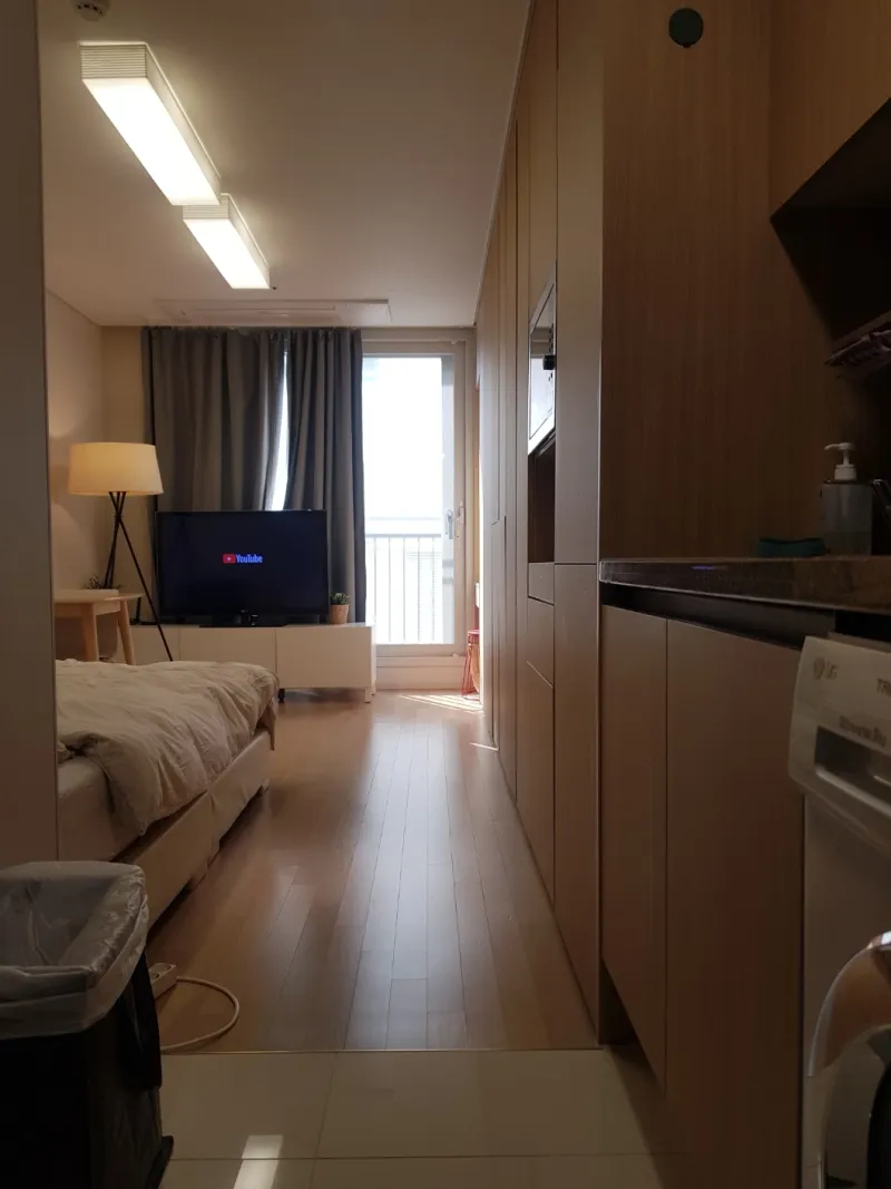 [Suwon][Suwon Yeongtong] Fully furnished room in Gwanggyo 4