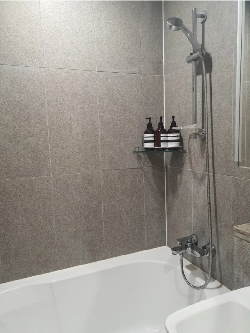 [Suwon][Suwon Yeongtong] A peaceful room with full amenities at Lake Park, 36 minutes from Gwanggyo to Seoul on the Shinbundang Line 11