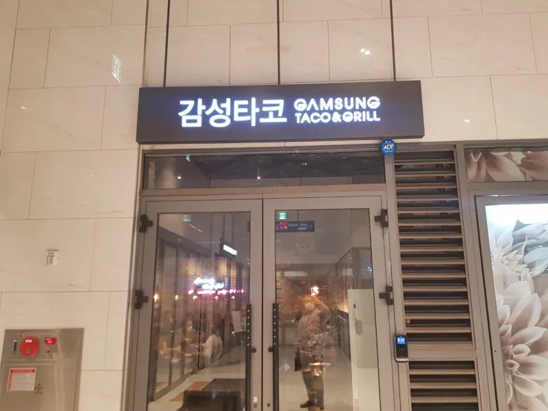 [Suwon][Suwon Yeongtong] Fully furnished room in Gwanggyo 16