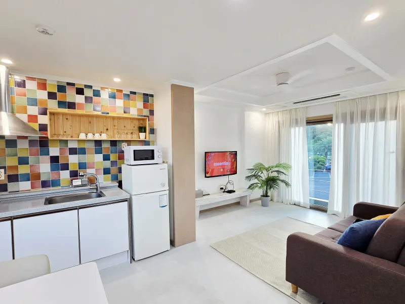 [Daepo-dong, Seogwipo] 1.5-room accommodation in front of the port on Olle Course 8, room 201 4