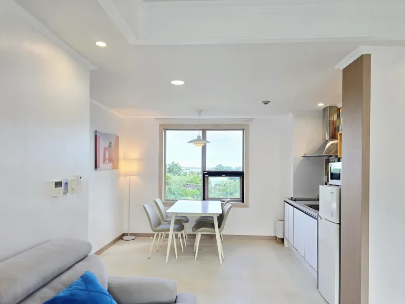 [Daepo-dong, Seogwipo] 1.5-room accommodation in front of the port on Olle Course 8, room 201 13