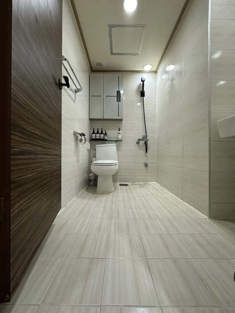 [Gangnam, Seoul] Black Room 1 Minute from Suseo Station #Daemosan View #High Floor #Pets Allowed 13