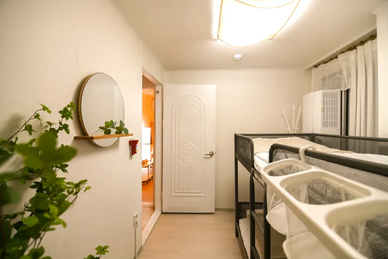 [Jongno, Seoul] 3-room 1st floor accommodation 5 minutes from Hyehwa Station 13
