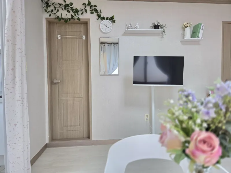 [Jeonju] Jeonbuk National University, 10-minute walk from the terminal, free parking, clean accommodation 302 20