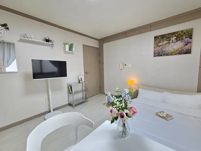 [Jeonju] Jeonbuk National University, 10-minute walk from the terminal, free parking, clean accommodation 302 10