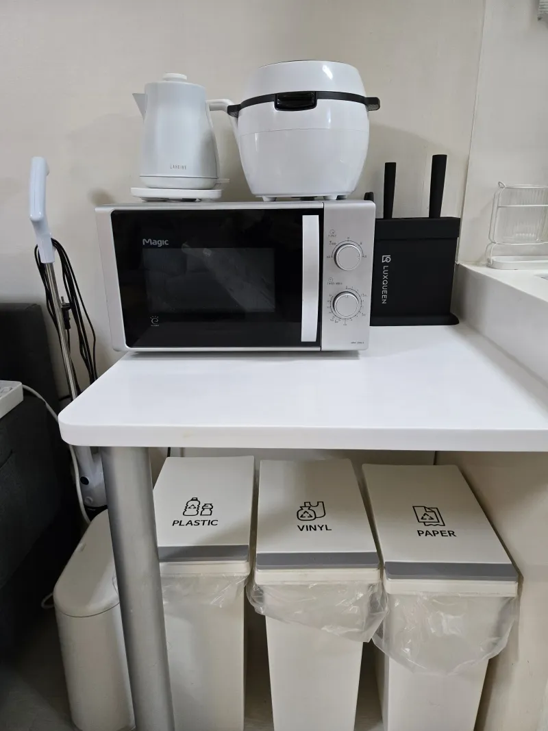 [Seocho, Seoul] Cozy Premium House, 4 people, 1 minute from Sinsa Station, in front of the airport bus stop 29