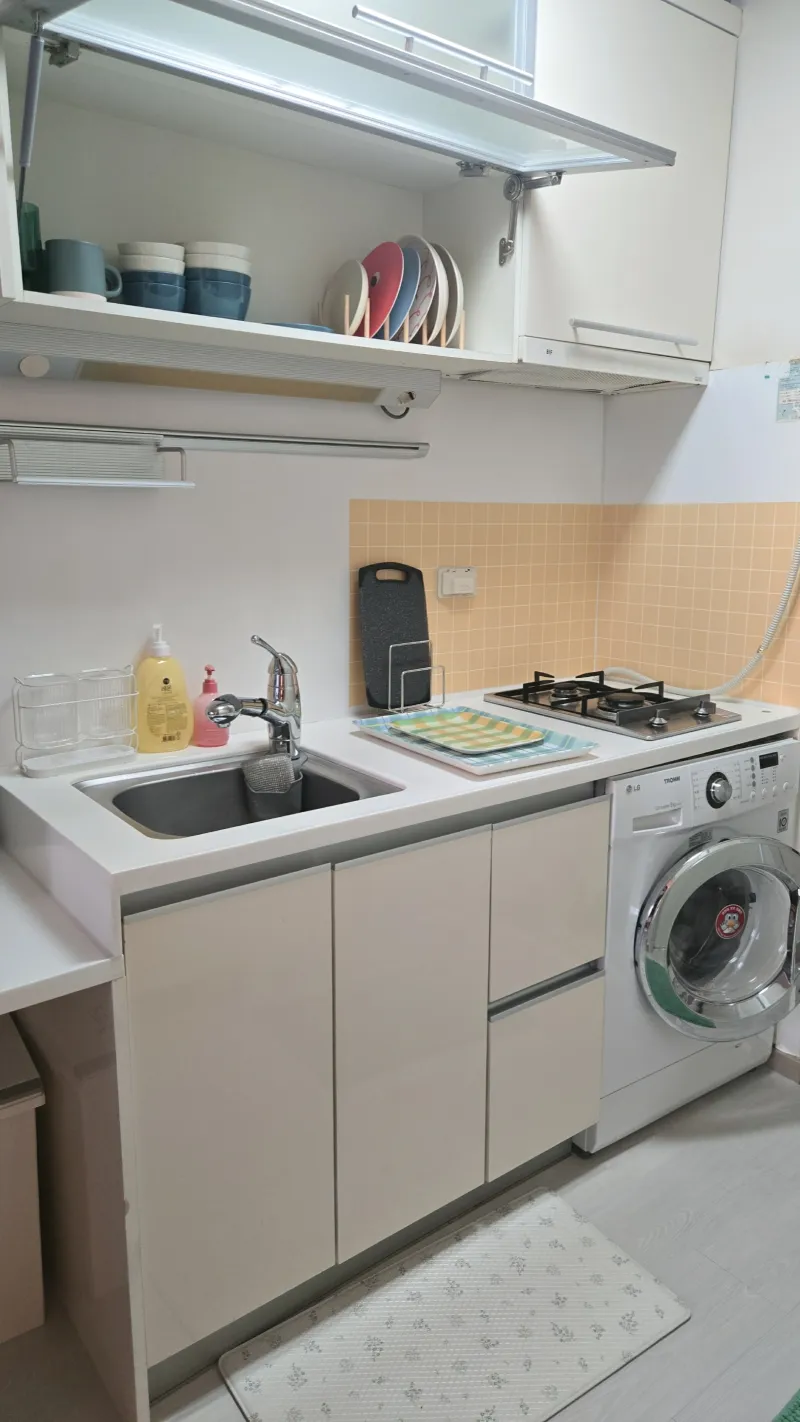[Seocho, Seoul] Cozy Premium House, 4 people, 1 minute from Sinsa Station, in front of the airport bus stop 28