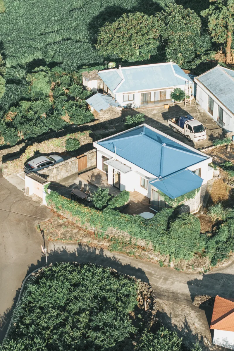 [Seongsan, Seogwipo] A detached house with a green vine wall at the end of the village overlooking Sinpung-ri. 24