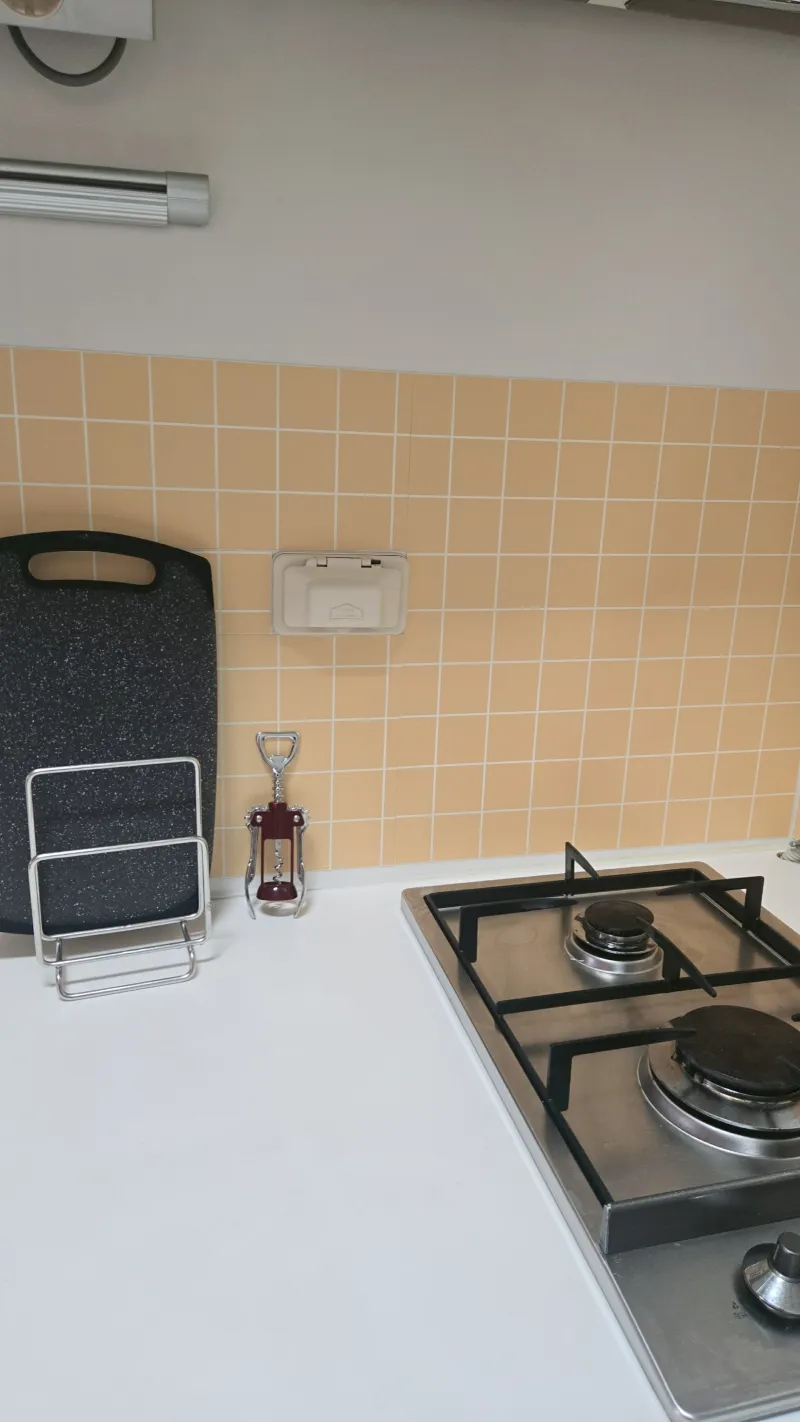[Seocho, Seoul] Cozy Premium House, 4 people, 1 minute from Sinsa Station, in front of the airport bus stop 17