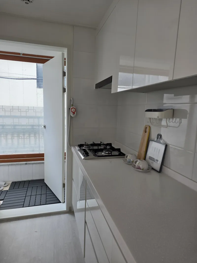 [Yongsan, Seoul] 3-room apartment in a prime location, 2 minutes walk from Hyochang Park Station 14