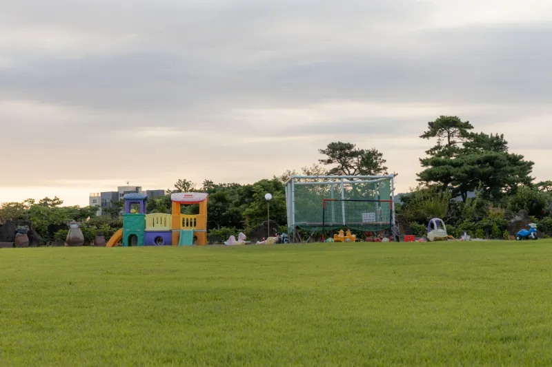 [제주 한림] 협재 제주 감성 가득한 넓은 마당과 놀이시설이 가득! 18