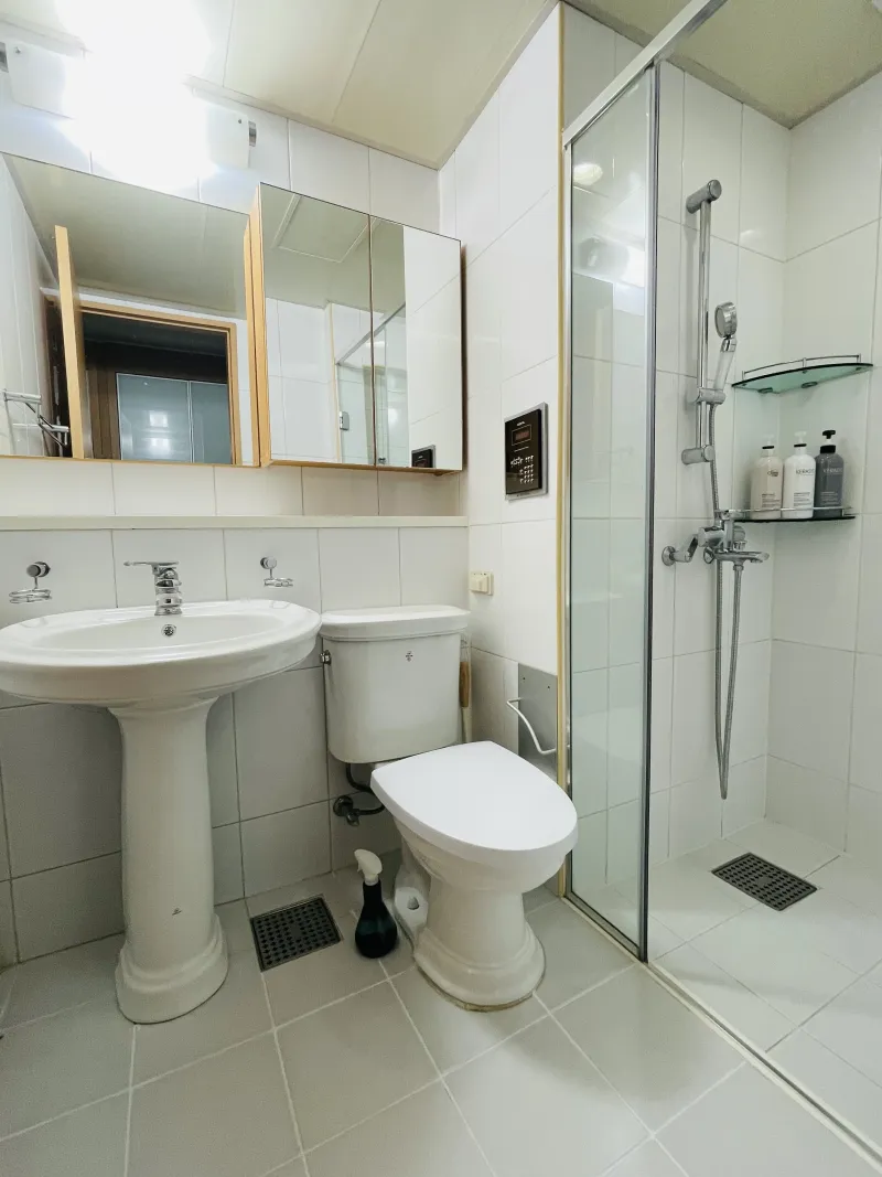 [Mapo, Seoul] 11th floor luxury, fully furnished, emotional one-room officetel connected to Mapo Station 6