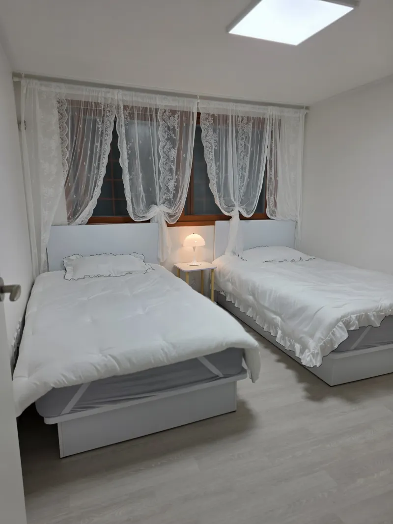 [Yongsan, Seoul] 3-room apartment in a prime location, 2 minutes walk from Hyochang Park Station 10