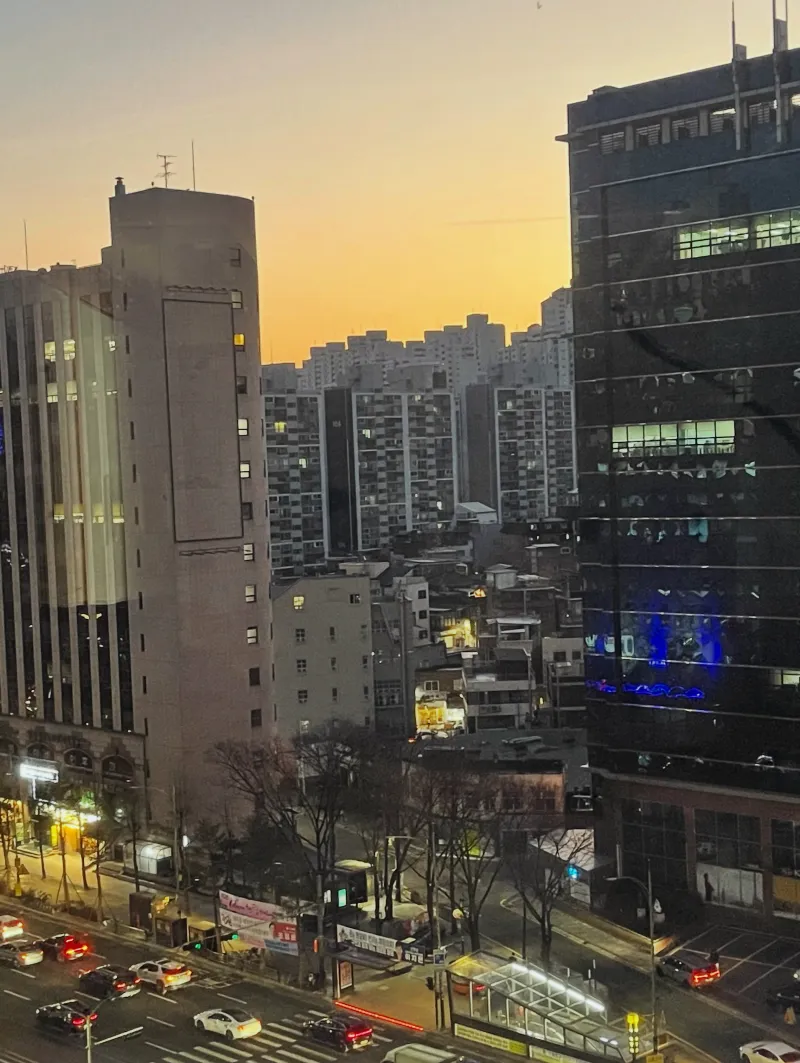 [Mapo, Seoul] 11th floor luxury, fully furnished, emotional one-room officetel connected to Mapo Station 23