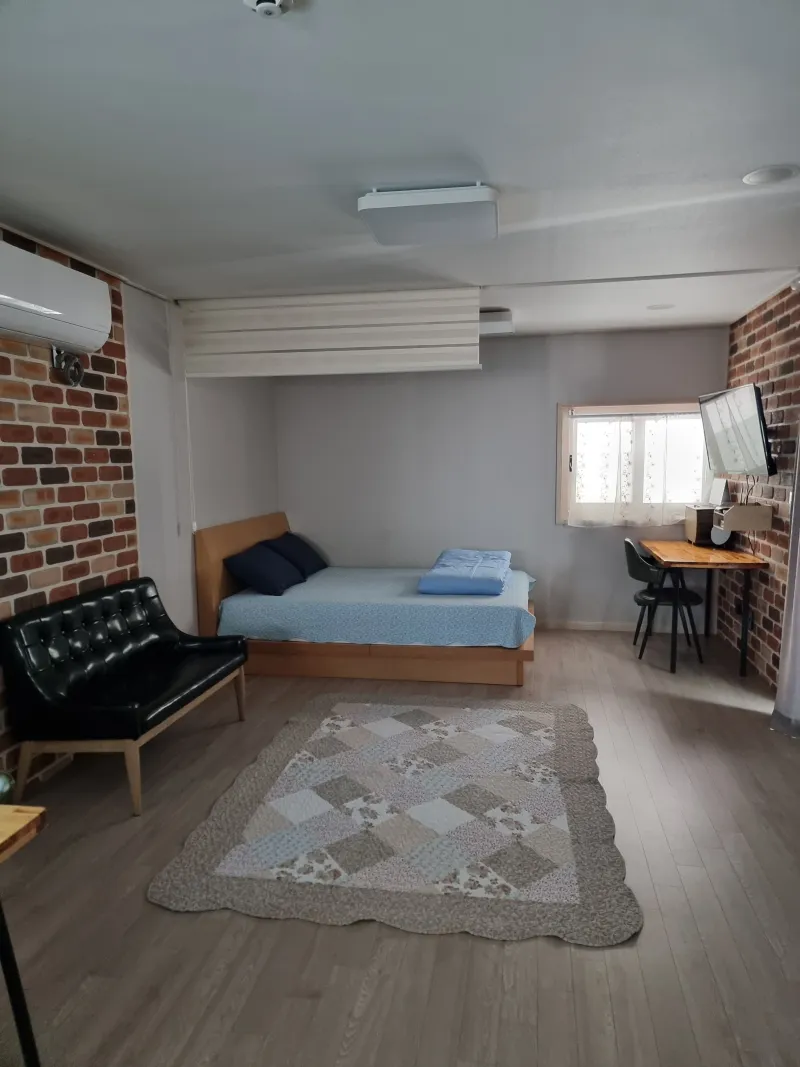 [Gujwa, Jeju] Jeju Gujwa] Bijarim Mountain Trail Duplex One-Room Independent #2min walk from Bijarim #Work from home possible B13 5