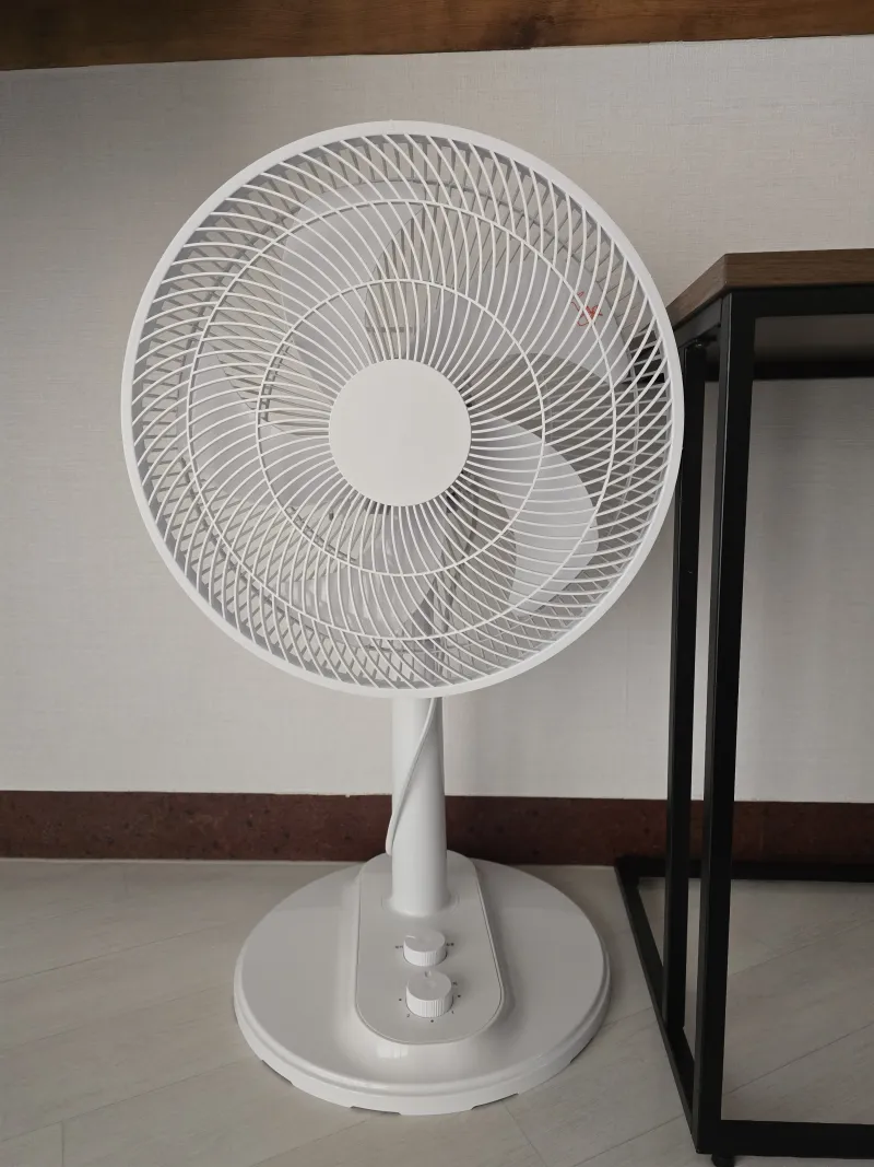 [Sangye-dong, Seogwipo][Pangnamu View] Room 304 / Cleaning fee and utilities included / Towels and bedding provided / 49