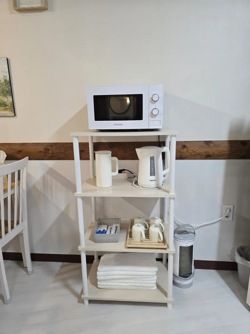 [Sangye-dong, Seogwipo][Hangnamu View] Room 301 / Breakfast Toast / Utility Box / Towels and Bedding Provided / 18