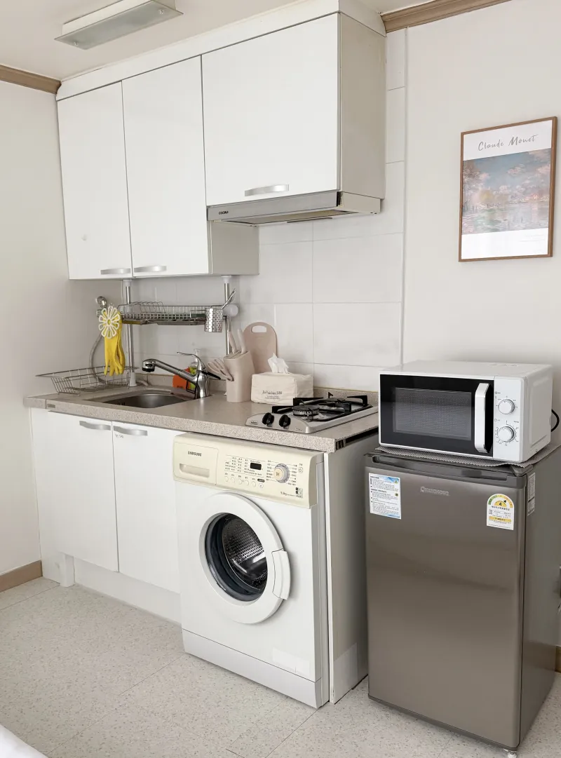 [Mapo, Seoul] Fully furnished apartment in prime location near Hongik University Station and Hapjeong Station. 10
