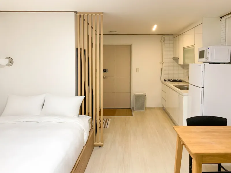 [Seocho, Seoul][Seoul Gangnam/Seocho] 4-minute walk from Sinnonhyeon Station | Remodeled/New Furniture Short-Term Rental 3