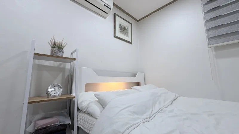 [Mapo, Seoul][5-minute walk from Hongik University Station Exit 3] Hongdae Hotspot Yeontral Park One-Room Studio 3