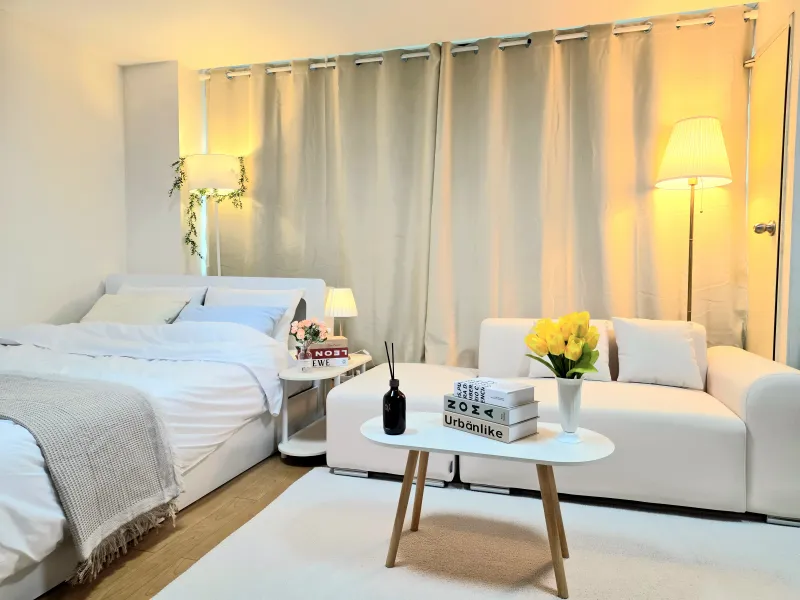 [Mapo, Seoul] A spacious, fully furnished room within a 1-minute walk from Hongik University Station. 2