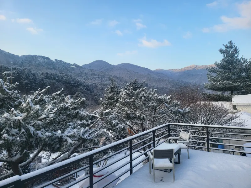 [경기 양평] 2층에서 보는 용문산과 조용한 휴식_솔잎2 47