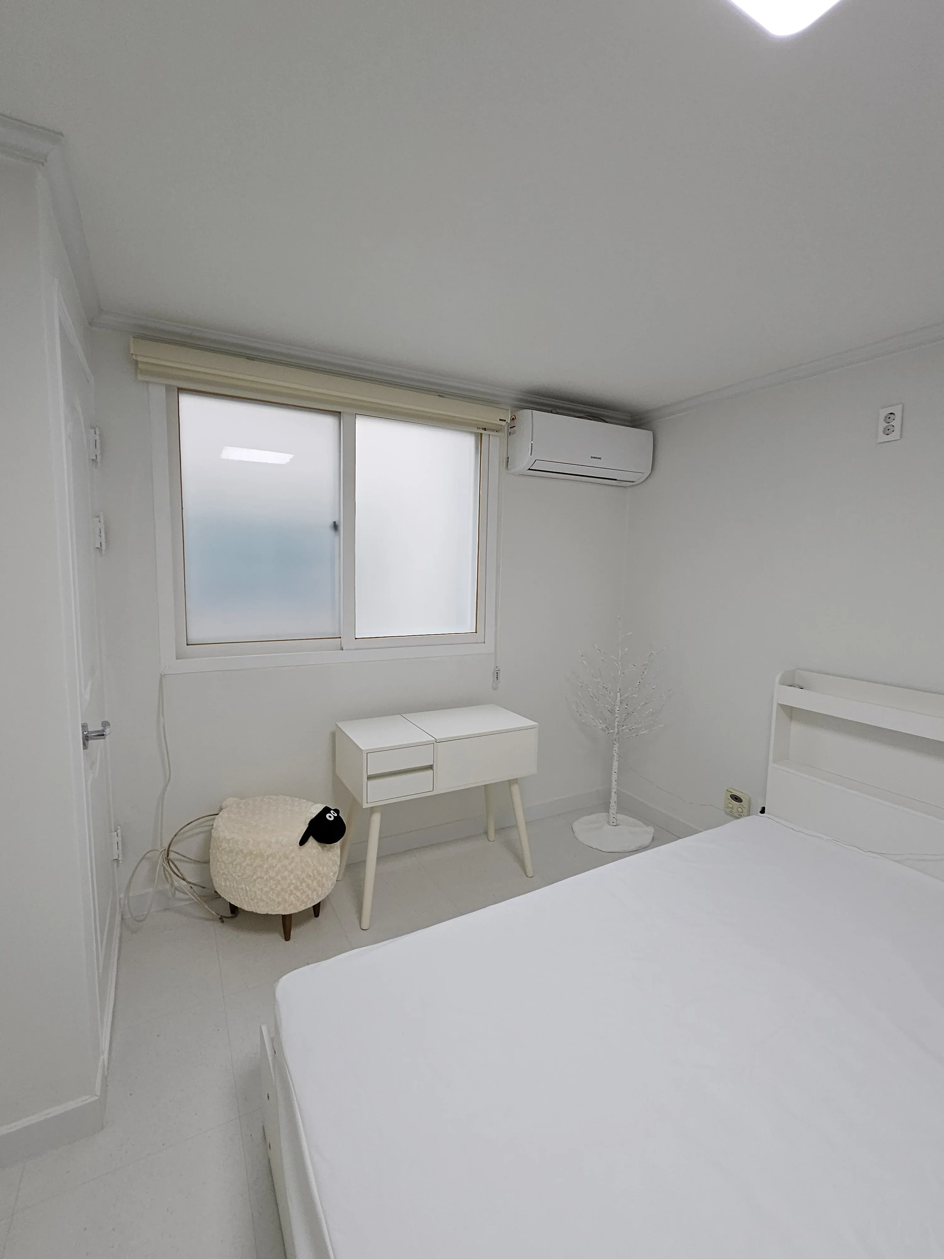 Officetel Studio in Gimhae, Gyeongnam — 23m², sleeps 2, 1 bath