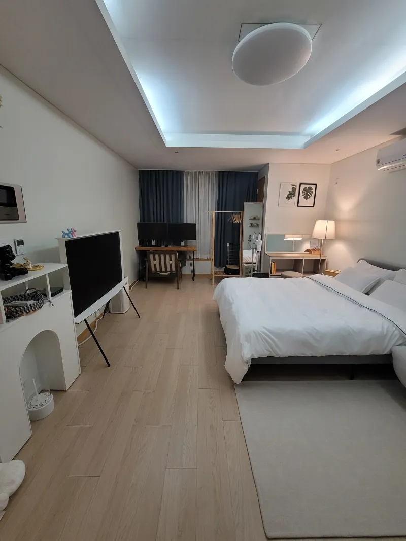 [Goyang] Officetel with swimming pool and gym right in front of Ilsan Lake Park 2