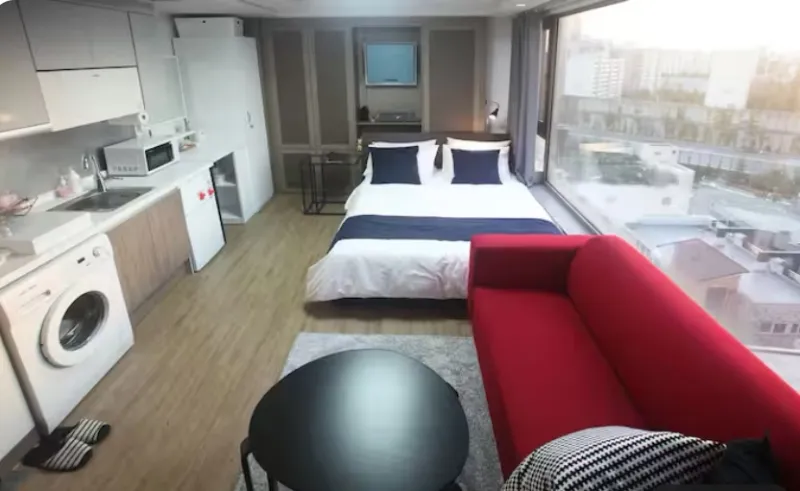 [Seocho, Seoul] High-rise officetel with a view near Sinsa Station 9