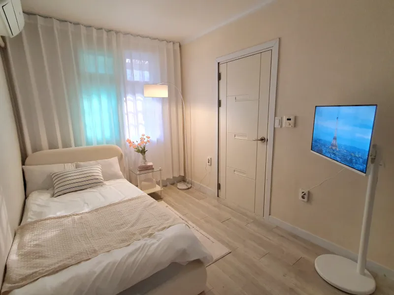 [Mapo, Seoul] 3 minutes from Hongik University Station, the best location + fully furnished detached house on the first floor♡ 3