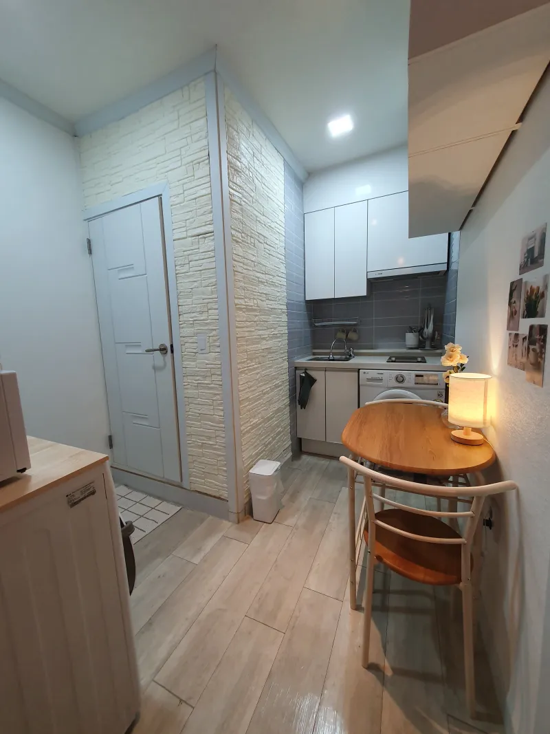 [Mapo, Seoul] 3 minutes from Hongik University Station, the best location + fully furnished detached house on the first floor♡ 17