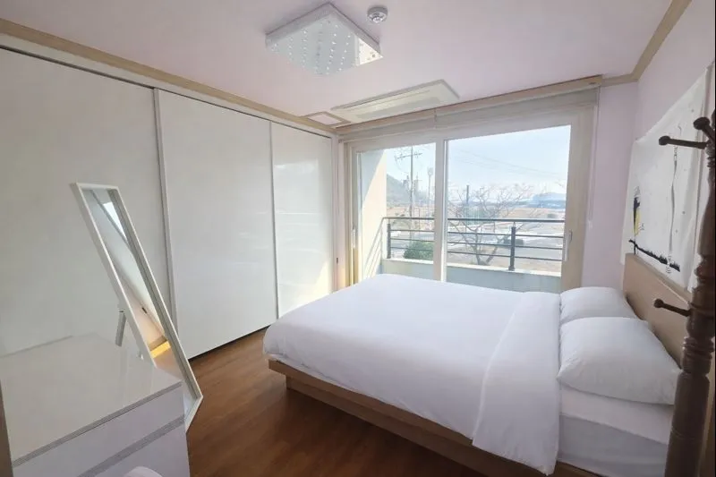 [Gujwa, Jeju] Quiet two-story two-room detached house near the sea, room 102 3