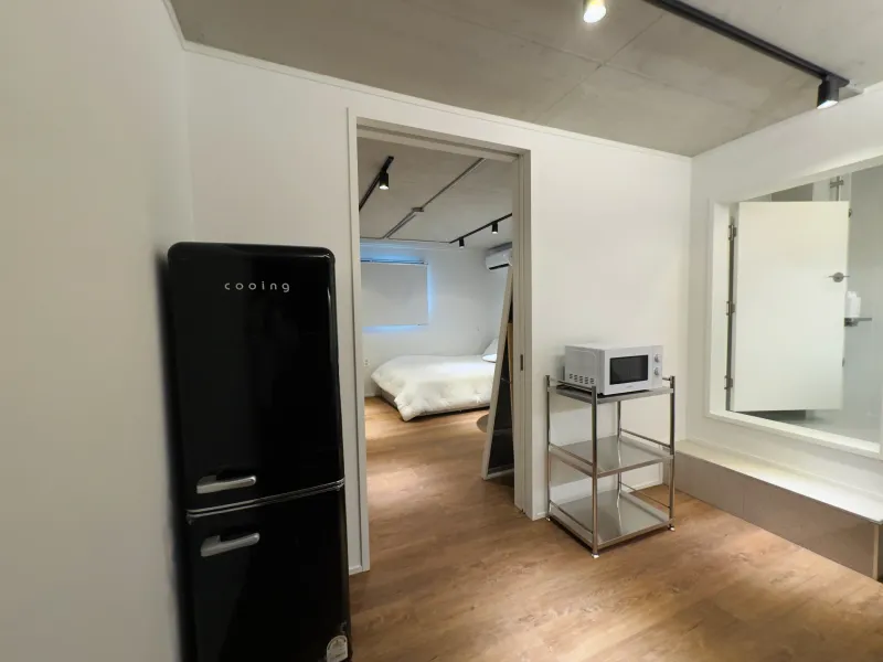 [Gangnam, Seoul] Fully furnished detached studio apartment, 2 minutes walk from Eonju Station #Triple Station Area 8