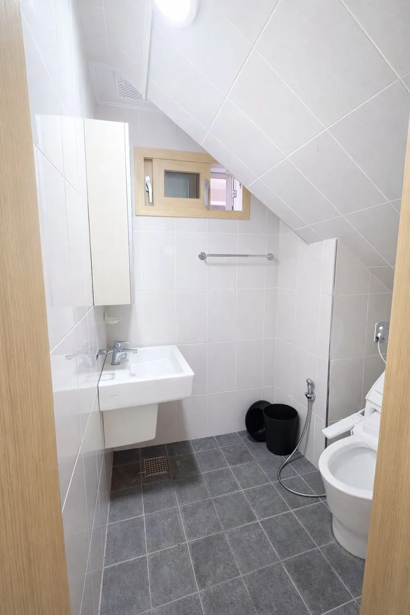 [Gujwa, Jeju] Quiet two-story two-room detached house near the sea, room 102 4