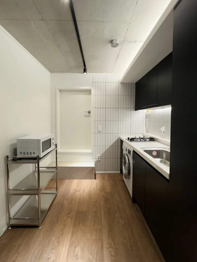 [Gangnam, Seoul] Fully furnished detached studio apartment, 2 minutes walk from Eonju Station #Triple Station Area 9
