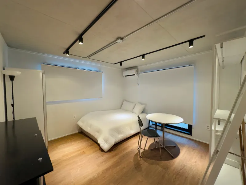 [Gangnam, Seoul] Fully furnished detached studio apartment, 2 minutes walk from Eonju Station #Triple Station Area 3