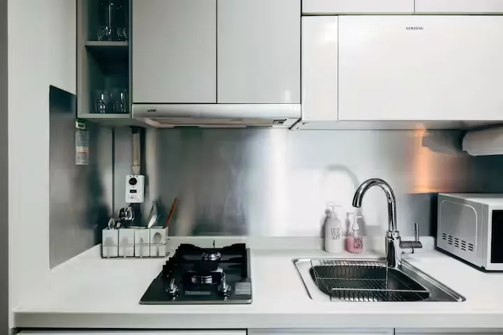 [Seocho, Seoul] High-rise officetel with a view near Sinsa Station 10