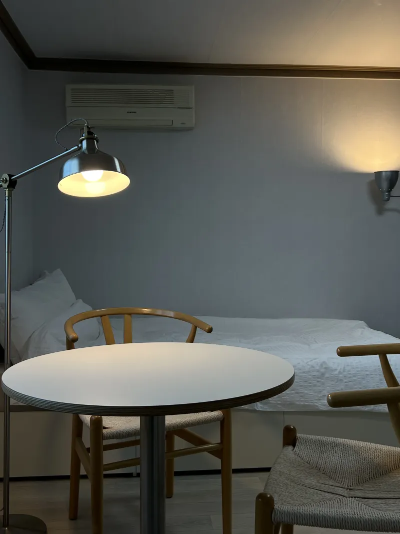 [Mapo, Seoul] Quiet and clean accommodation in front of the Gyeongui Line Forest Path at Sogang University. 4