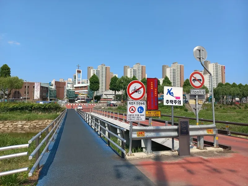 [전북 전주] A1-3인@전주천산책로@한옥마을10분@산뷰@마을뷰@힐링투룸 62