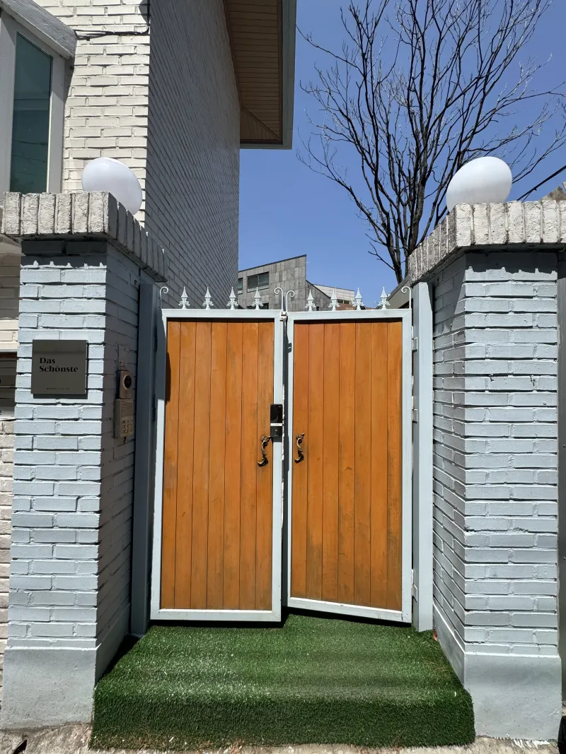 [Mapo, Seoul] A clean 3-room apartment 3 minutes walk from the Gyeongui Line Forest Road 31