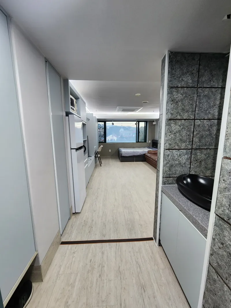 [Seogwi-dong, Seogwipo] A studio apartment in the heart of Seogwipo City, next to Olle Market. 9