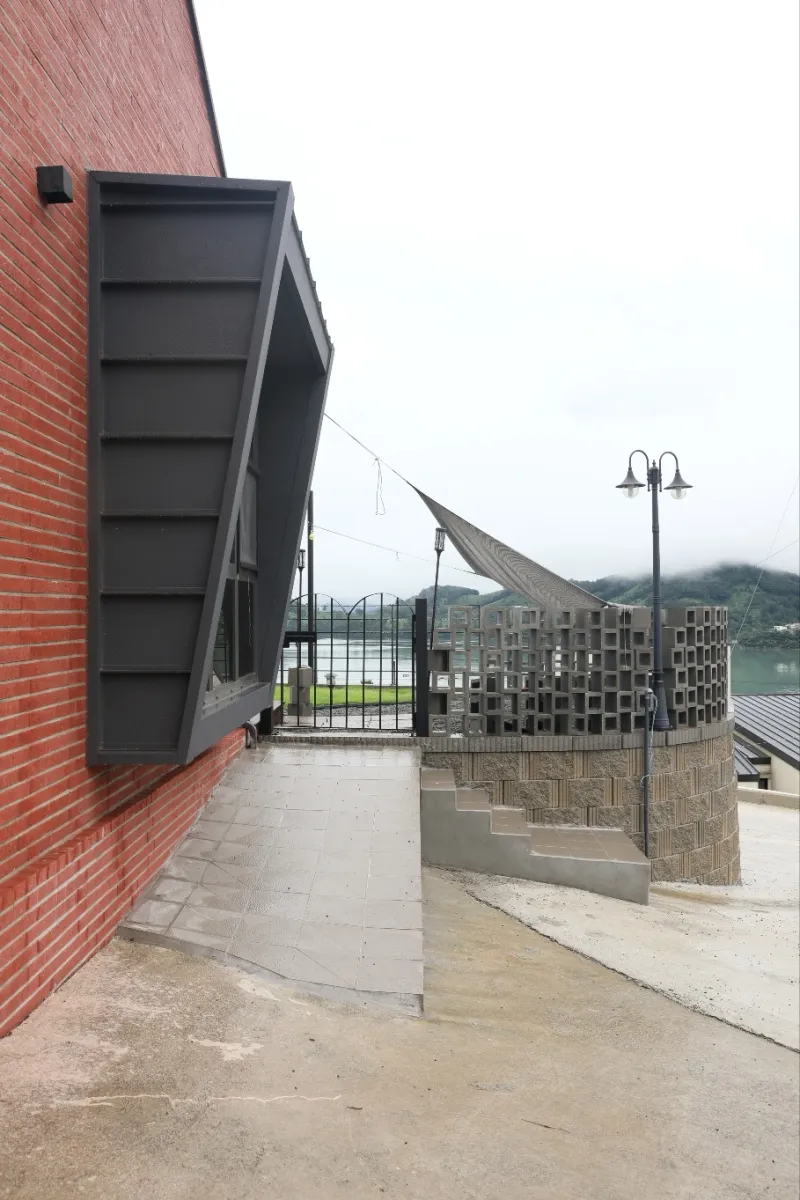 [경남 남해] 남해바다가 보이는 언덕위의 집 24