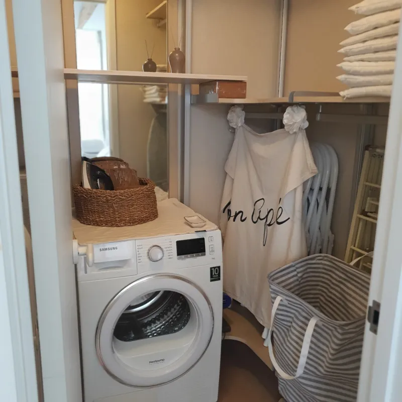 [Mapo, Seoul] 5-minute walk from Gongdeok Station, Gyeongui Line, Airport Railroad, and Mapo Station 15