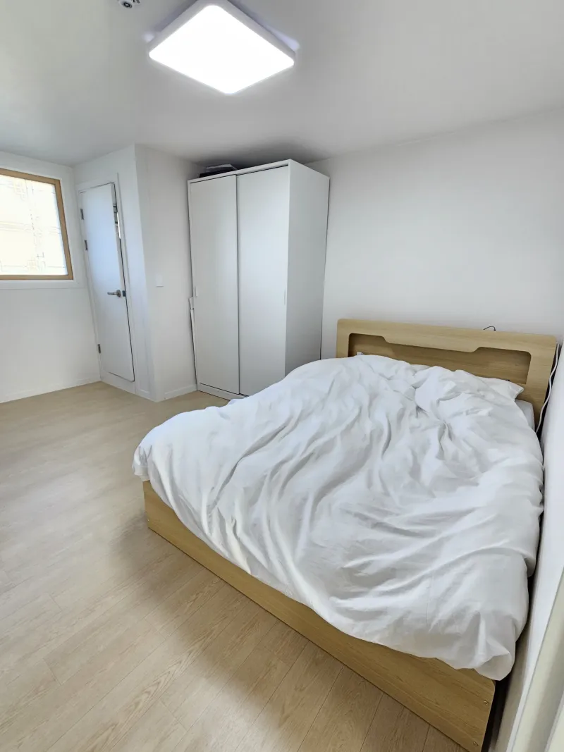 [Gangseo, Seoul] Luxury 3-room apartment with full interior and full options, with a panoramic view facing south. 4