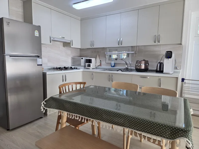 [Daejeong, Seogwipo][Pogeunchae] 1st floor two-room accommodation in a quiet village facing Dansan Mountain 13