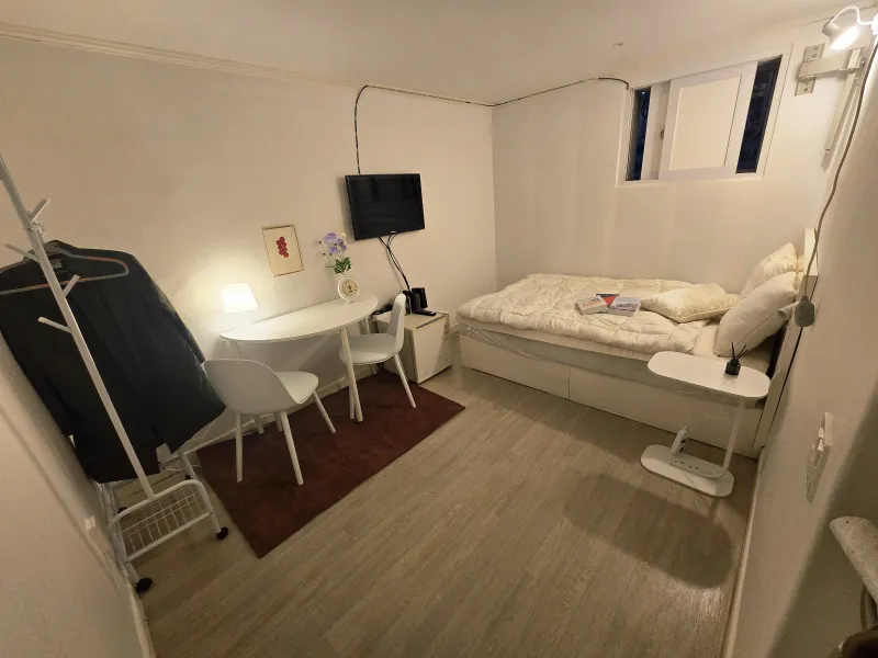 [Bucheon] 3-minute walk from Bucheon Station / Spacious and comfortable room (accommodates 2 people) / Free laundry / Self check-in 3