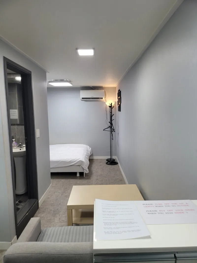 [Seodaemun, Seoul] 5-minute walk from Hongdae Yeonnam Hongik University Station, Gyeongui Line Forest Trail 4