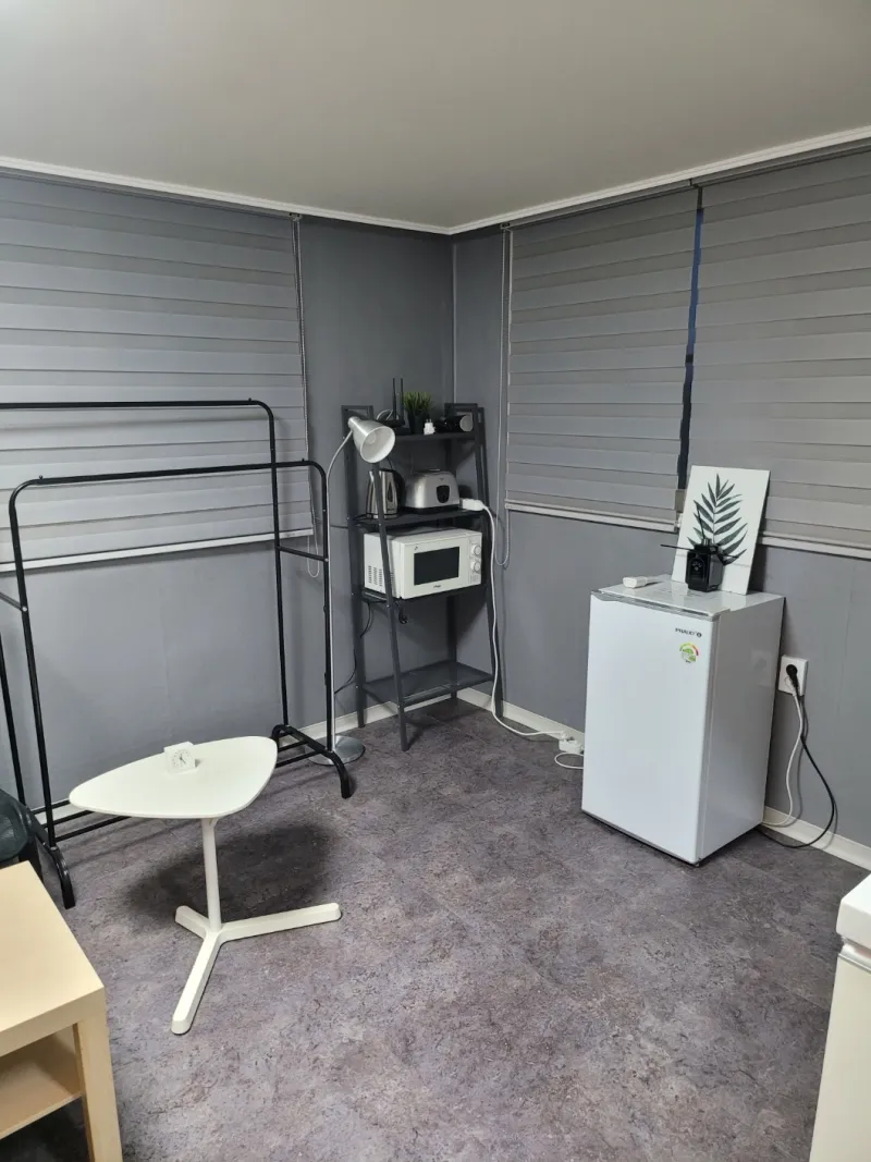 [Seodaemun, Seoul] 5-minute walk from Hongdae Yeonnam Hongik University Station, Gyeongui Line Forest Trail 5
